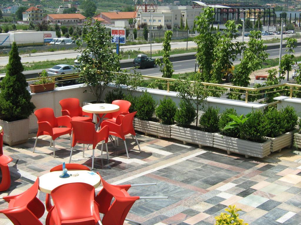 Hotel Lubjana Yrshek Exterior photo